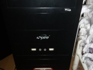 pc-zostava-s-monitorom