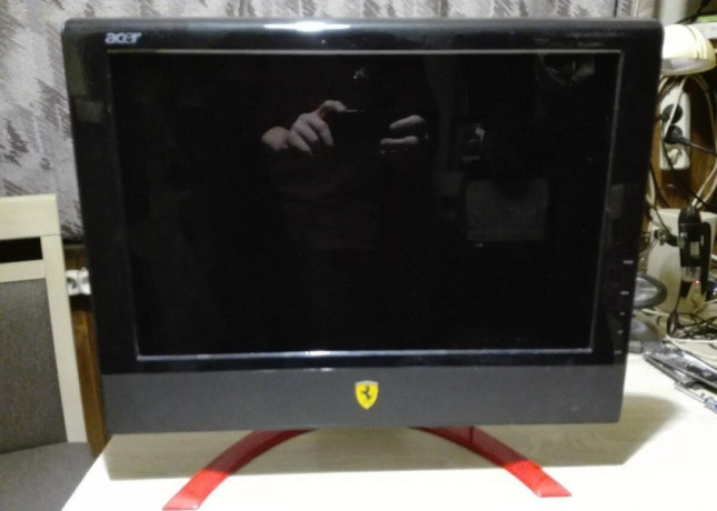 acer-ferrari-f-20-monitor-big-1