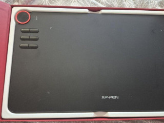 graficky-tablet-xp-pen-deco-03-kompletne-balenie-v-krabici