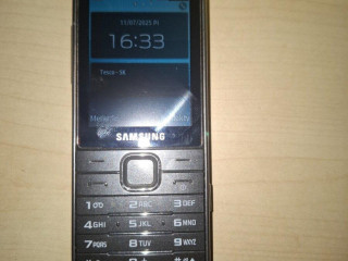 samsung-5611-volny-v-peknom-stave-plne-funkcny-plus-nabijack