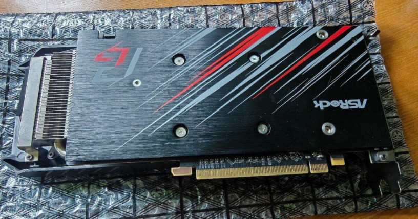 phantom-gaming-x-radeon-rx590-8g-oc-big-1
