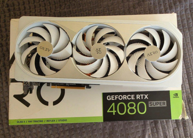 geforce-rtx-4080-super-aero-oc-16g-white-big-0