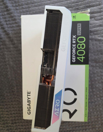 geforce-rtx-4080-super-aero-oc-16g-white-big-2