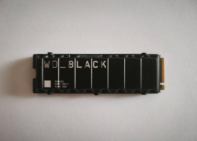 western-digital-black-sn850x-heatsink-4tb-m2-2280-nvme-big-0