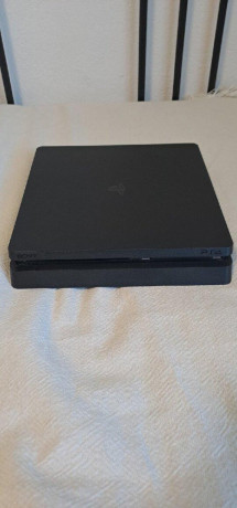 playstation-4-slim-big-1