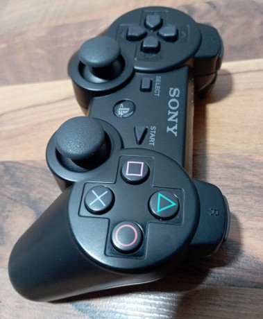 sony-originalny-bezdrotovy-ovladac-na-ps3-big-1