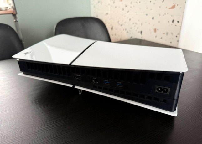 playstation-5-slim-verzia-s-mechanikou-v-zaruke-big-1