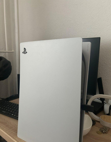 ps5-s-mechanikou-big-0