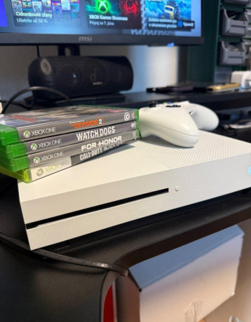 predam-xbox-one-s-1tb-plus-hey-ovladac-kabelaz-a-nabijacia-s-big-0