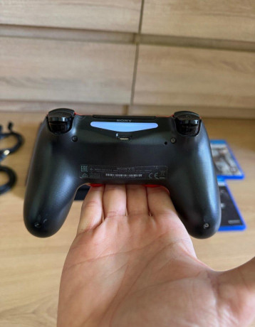 sony-playstation-4-slim-500gb-original-ovladac-a-ps4-hry-big-3