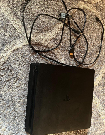 predam-ps4-slim-1tb-vr-set-prislusenstvo-big-1