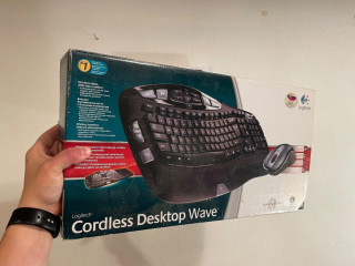 bezdrotova-klavesnica-a-mys-logitech-cordless-desktop-wave