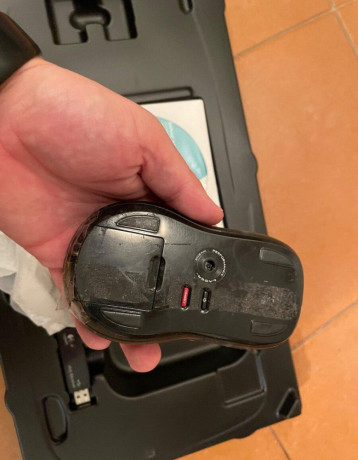 bezdrotova-klavesnica-a-mys-logitech-cordless-desktop-wave-big-4
