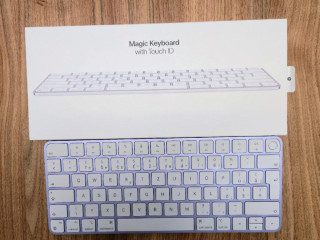 apple-magic-keyboard-s-touch-id-fialova-cz-sk-layout