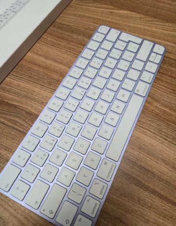 apple-magic-keyboard-s-touch-id-fialova-cz-sk-layout-big-1