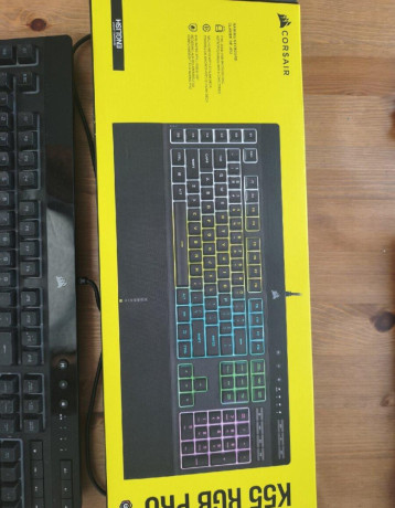 predam-hernu-klavesnicu-corsair-k55-rgb-pro-big-1