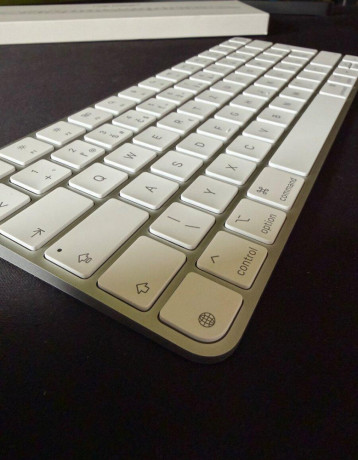 apple-magic-keyboard-s-usb-c-a-touchid-big-1