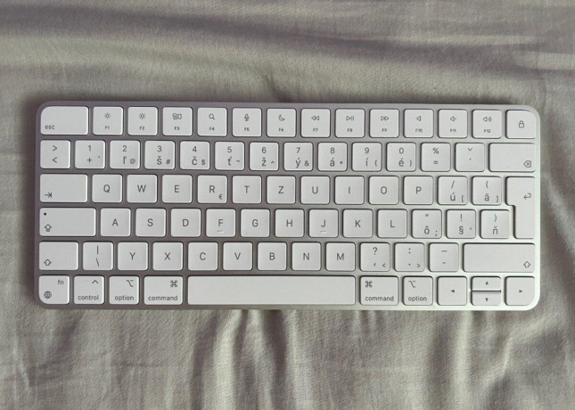 apple-magic-keyboard-big-0