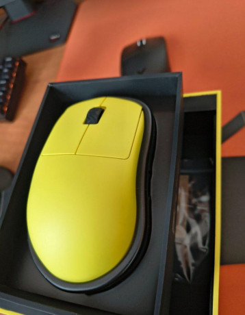 scyrox-v8-yellowzlta-big-1