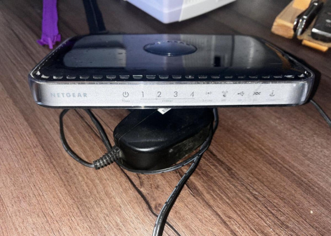 netgear-dgn3500b-big-2