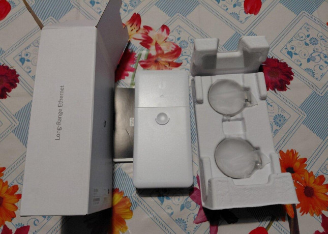 predam-novy-ubiquiti-repeater-poe-uacc-lre-big-0