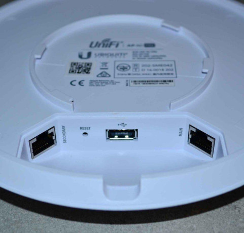 unifi-uap-ac-pro-big-2