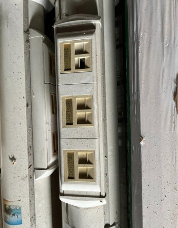 legrand-instalacne-stlpiky-so-zasuvkami-big-2