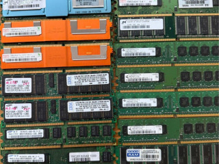 velka-sada-retro-ram-ddr2-1gb-a-512mb-moduly