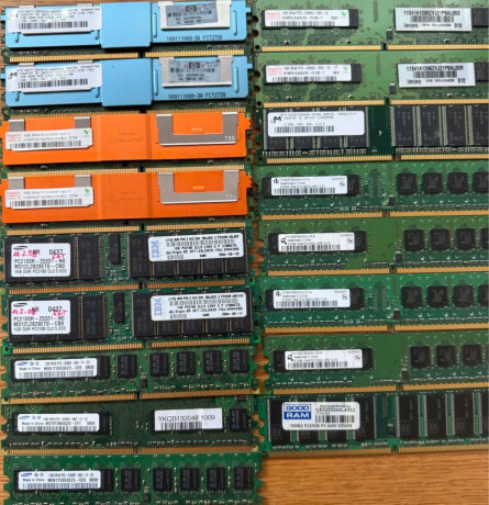 velka-sada-retro-ram-ddr2-1gb-a-512mb-moduly-big-0