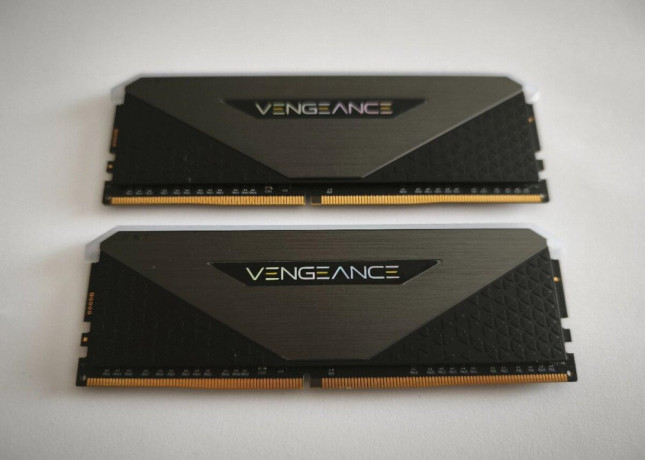corsair-vengeance-rgb-rt-32gb-kit-2x16gb-4600mhz-cl18-big-0