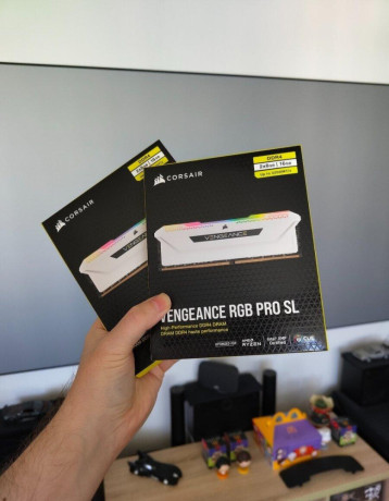 corsair-32-gb-kit-ddr4-3200-mhz-cl16-vengeance-rgb-pro-sl-big-0
