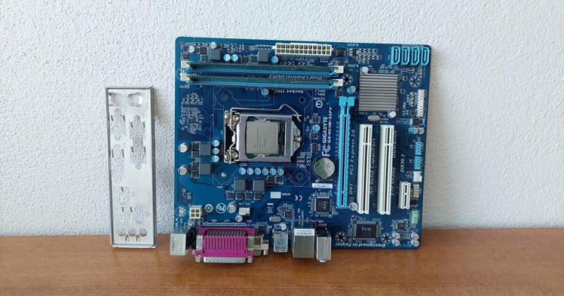 predam-zakladnu-dosku-gigabyte-ga-h61m-s2pv-socket-1155-big-0