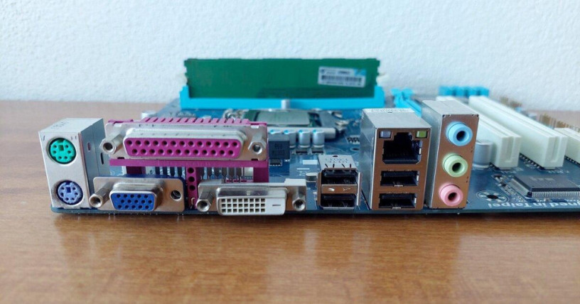 predam-zakladnu-dosku-gigabyte-ga-h61m-s2pv-socket-1155-big-2