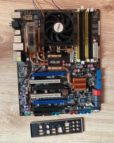 asus-m3a32-mvp-deluxe-big-0
