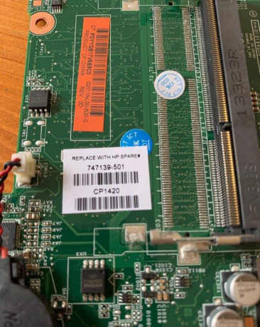 zakladna-doska-hp-15-d050sc-big-1