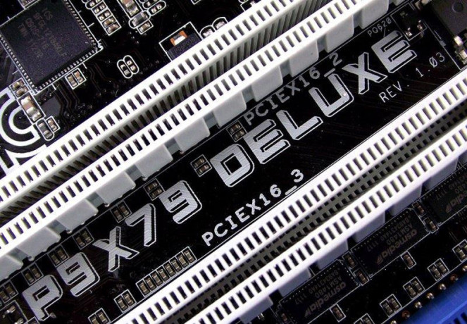 asus-p9x79-deluxe-big-1