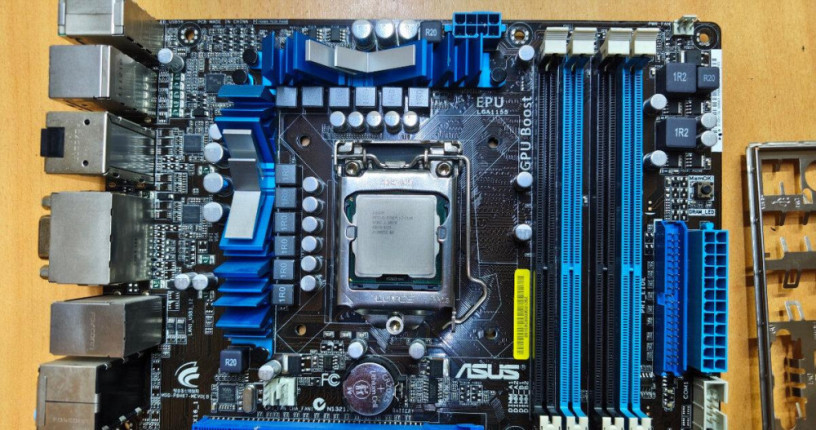 asus-p8h67-m-evo-b3i3-cpu-big-2