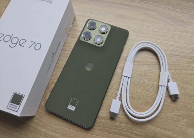 motorola-edge-70-12gb512gb-pantone-bronze-greentopzaruka-big-1