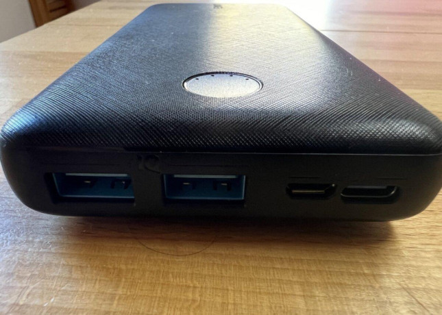 powercore-essential-20000-usb-usb-c-perfektny-stav-big-2