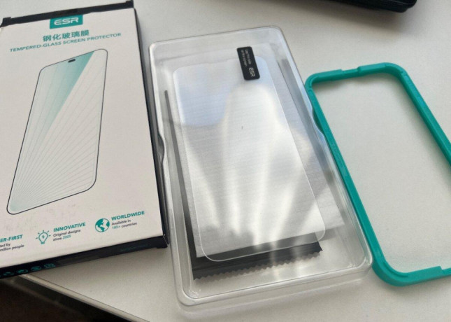 iphone-ochranne-sklo-esr-big-1