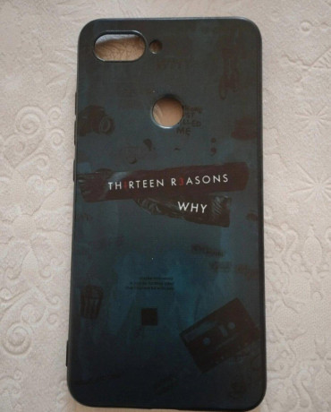 obal-na-mobil-13-reasons-why-big-0