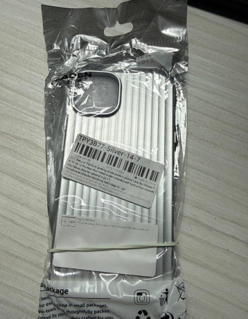 rimowa-obal-iphone-14-pro-big-0