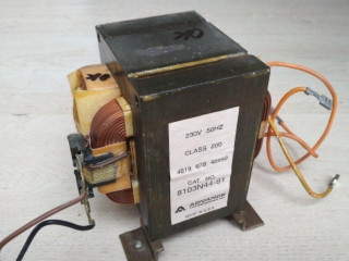transformator-z-mikrovlnky-900w