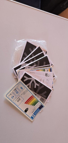 predam-truhlicovu-mraznicku-zanussi-zfc31400wa-300-l-a-big-2