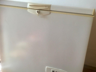 predam-pouzivany-mraziaci-box