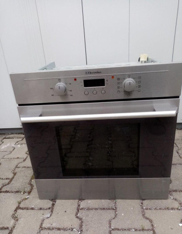 vstavana-rura-electrolux-big-0