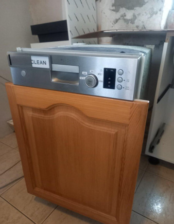 predam-vstavanu-umyvacku-bosch-45cm-big-4