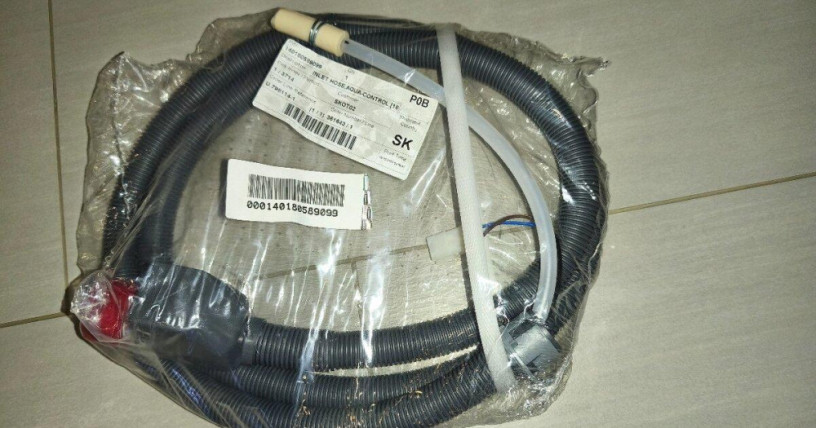 napustacia-hadica-electrolux-aqua-control-big-0