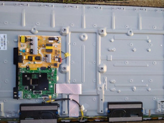 rozpredam-tv-samsung-ue50cu7172