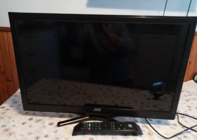 predam-mensi-televizor-zn-jvc-big-0